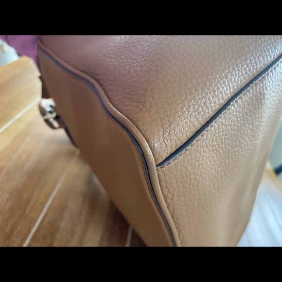 Tory Burch Robinson Pebbled Multi Tote - Picture 13 of 16